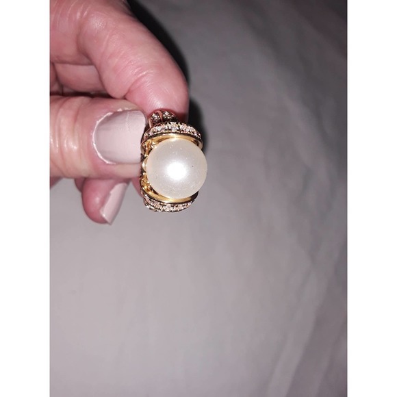 NIB Pearl & Diamond Sz 6 Simulated Cocktail Statement Ring Gold - Picture 6 of 7